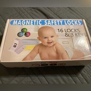 Magnetic Safety Locks - White
